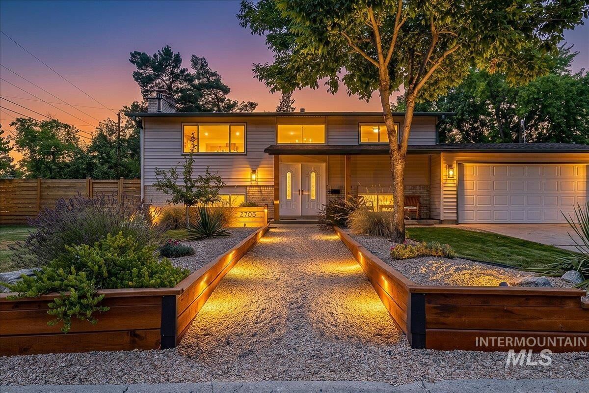 Property Photo: 2705 S Inverness Way ID 83705