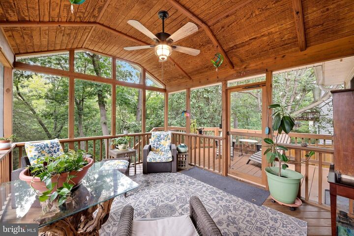 Property Photo: 109 Keswick Court VA 22602