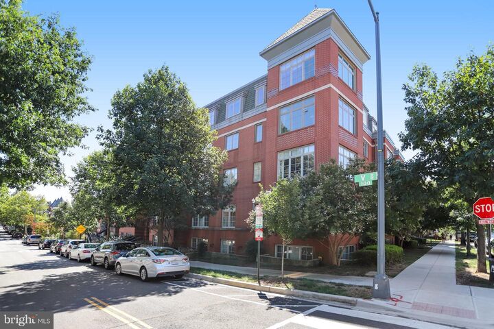 Property Photo:  150 V Street NW V305  DC 20001 