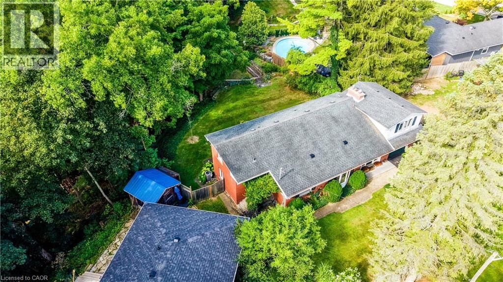Photo de la propriété:  4 Mayfair Court  ON L9H 3P2 