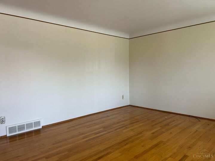 Property Photo:  5856 Juvene Way  OH 45233 