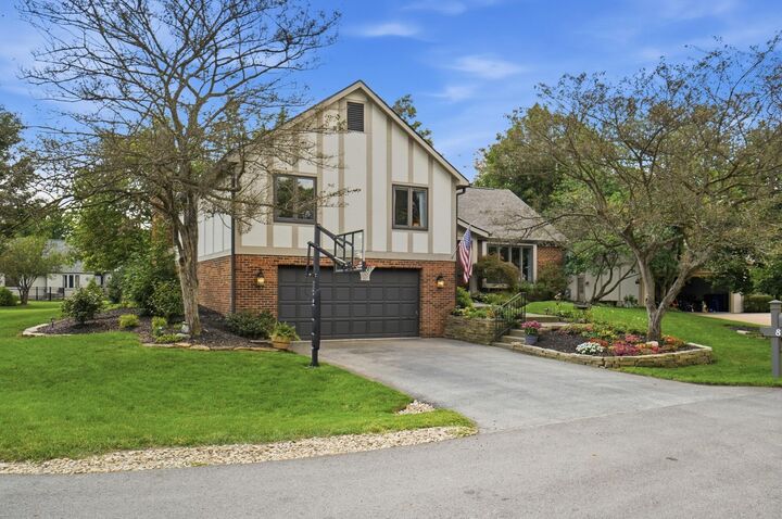 Property Photo:  8627 Gairloch Court  OH 43017 