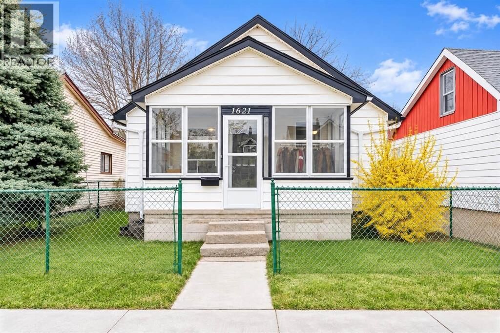 Property Photo:  1621 College Avenue  ON N9B 1M2 