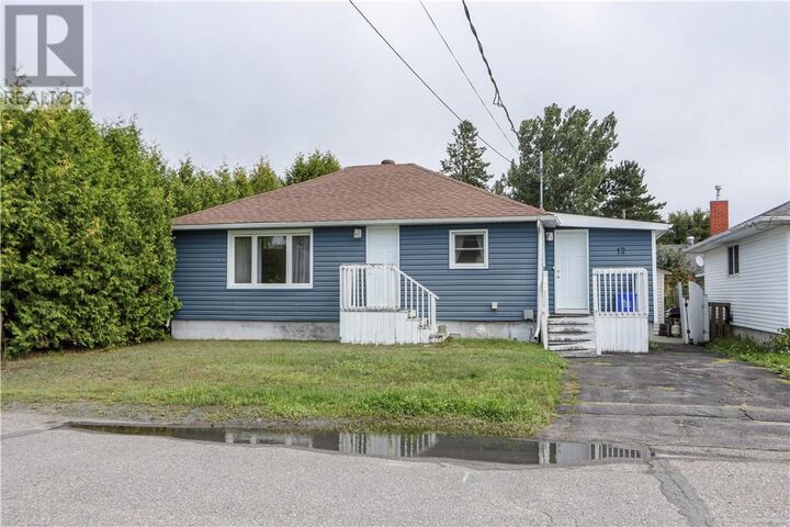 12 Oakwood Avenue — photo 1
