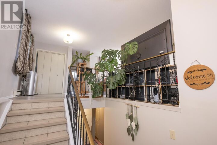 Property Photo:  80 Peter St  ON P7A 5H3 