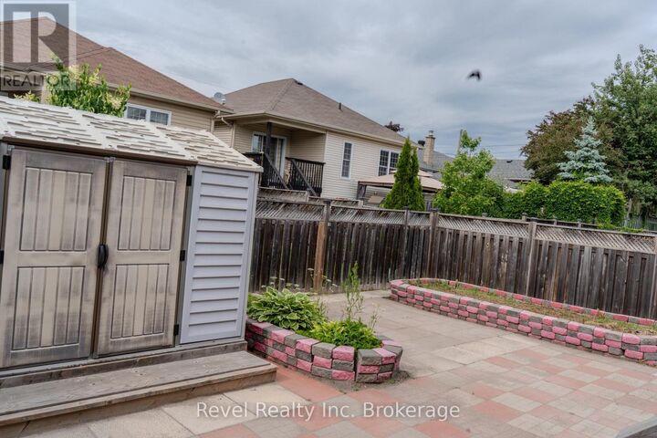 Property Photo: 156 Greenwood Avenue ON P1B 5E9