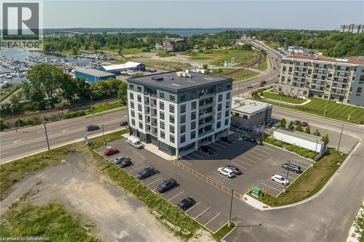Property Photo:  2 Dundas Street West 305  ON K8P 1A1 