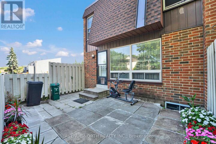 Property Photo: 3520 Downpatrick Road 41 ON K1V 8T4