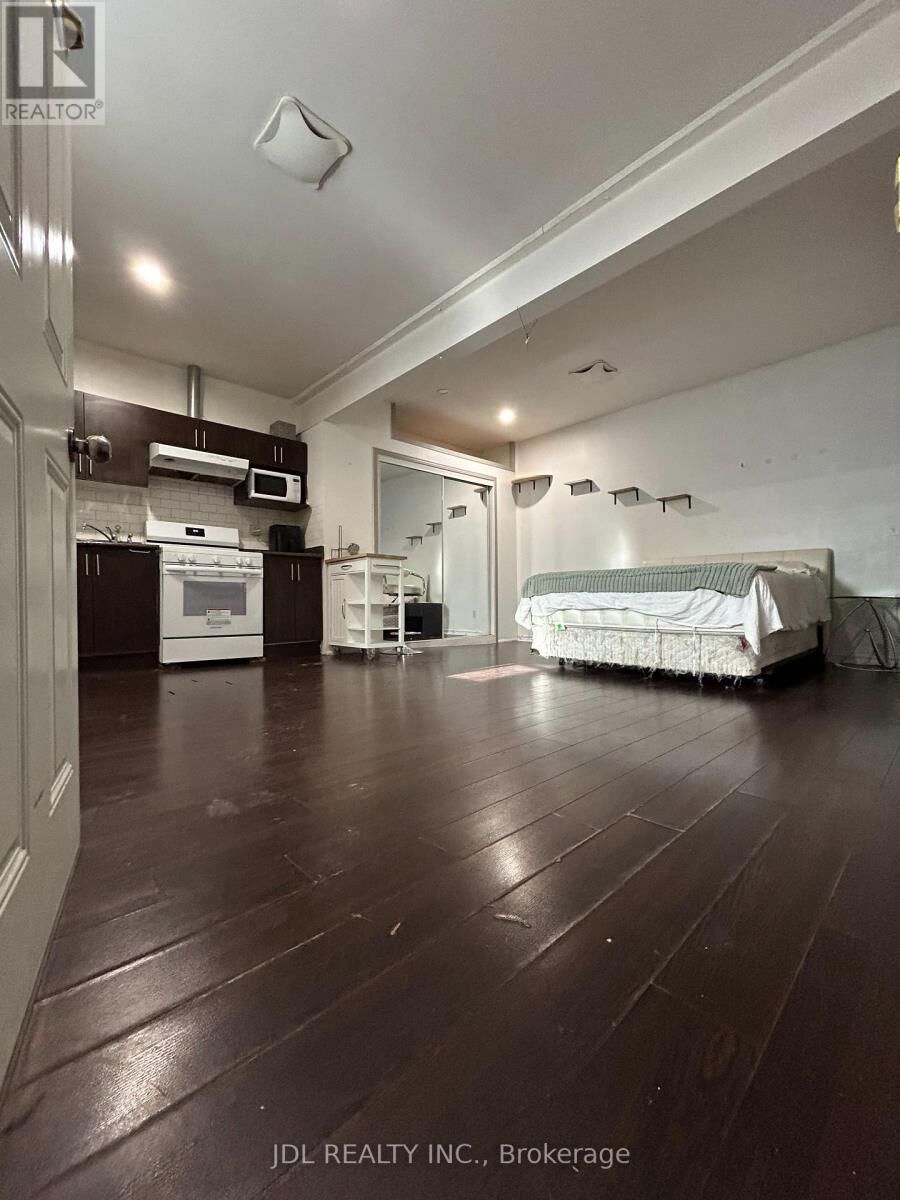 Property Photo: 128 Denison Ave Avenue Studio ON M5T 2N3