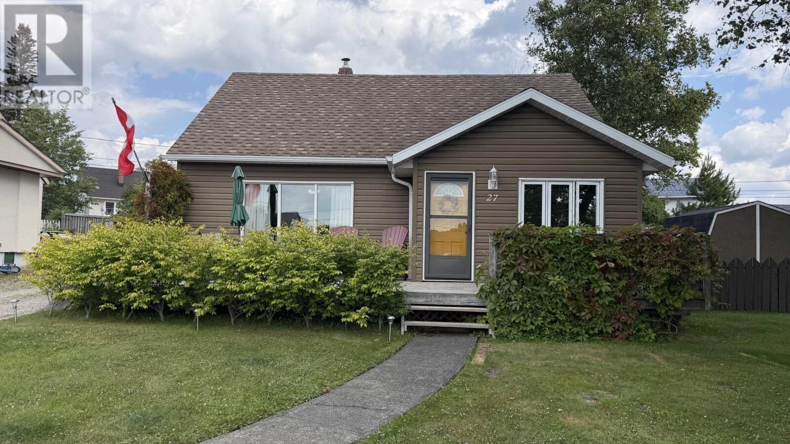 Property Photo:  27 Superior Ave  ON P0T 2W0 