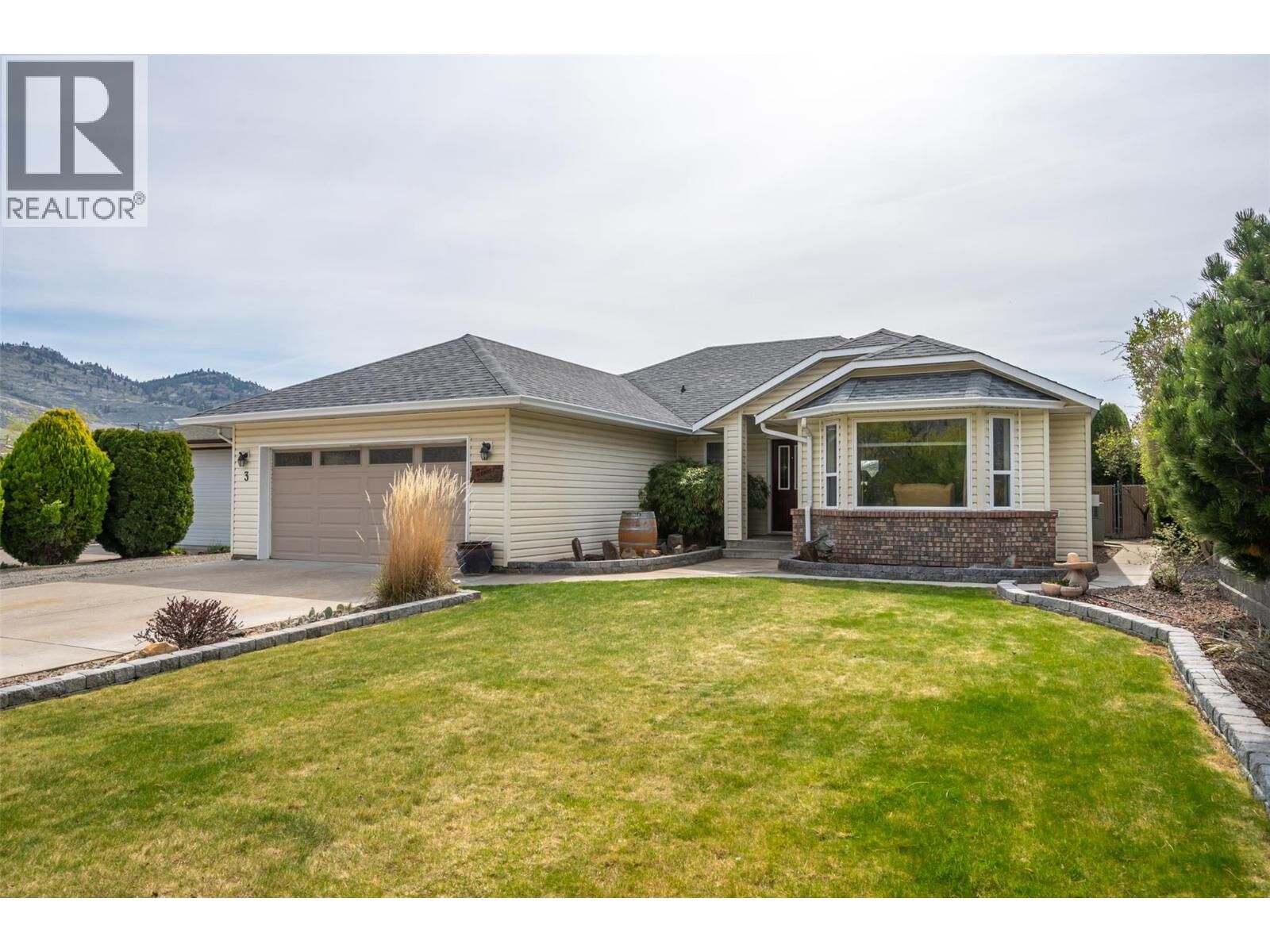 Property Photo: 3 Spruce Court BC V0H 1V3