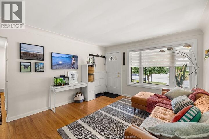 Property Photo:  426 Bertha  ON N8P 1B7 