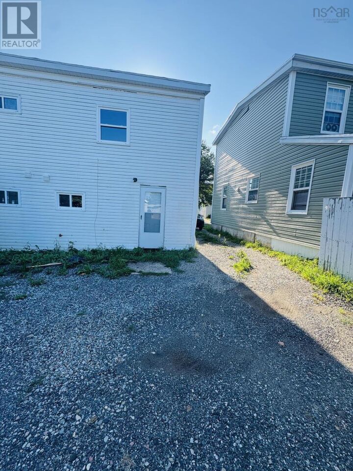 266 Lingan Road — photo 1