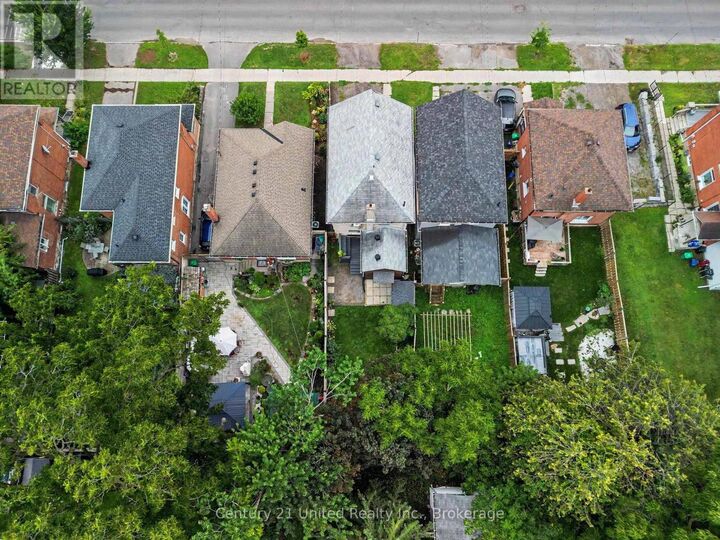 Property Photo: 554 Sherbrooke Street ON K9J 2P5