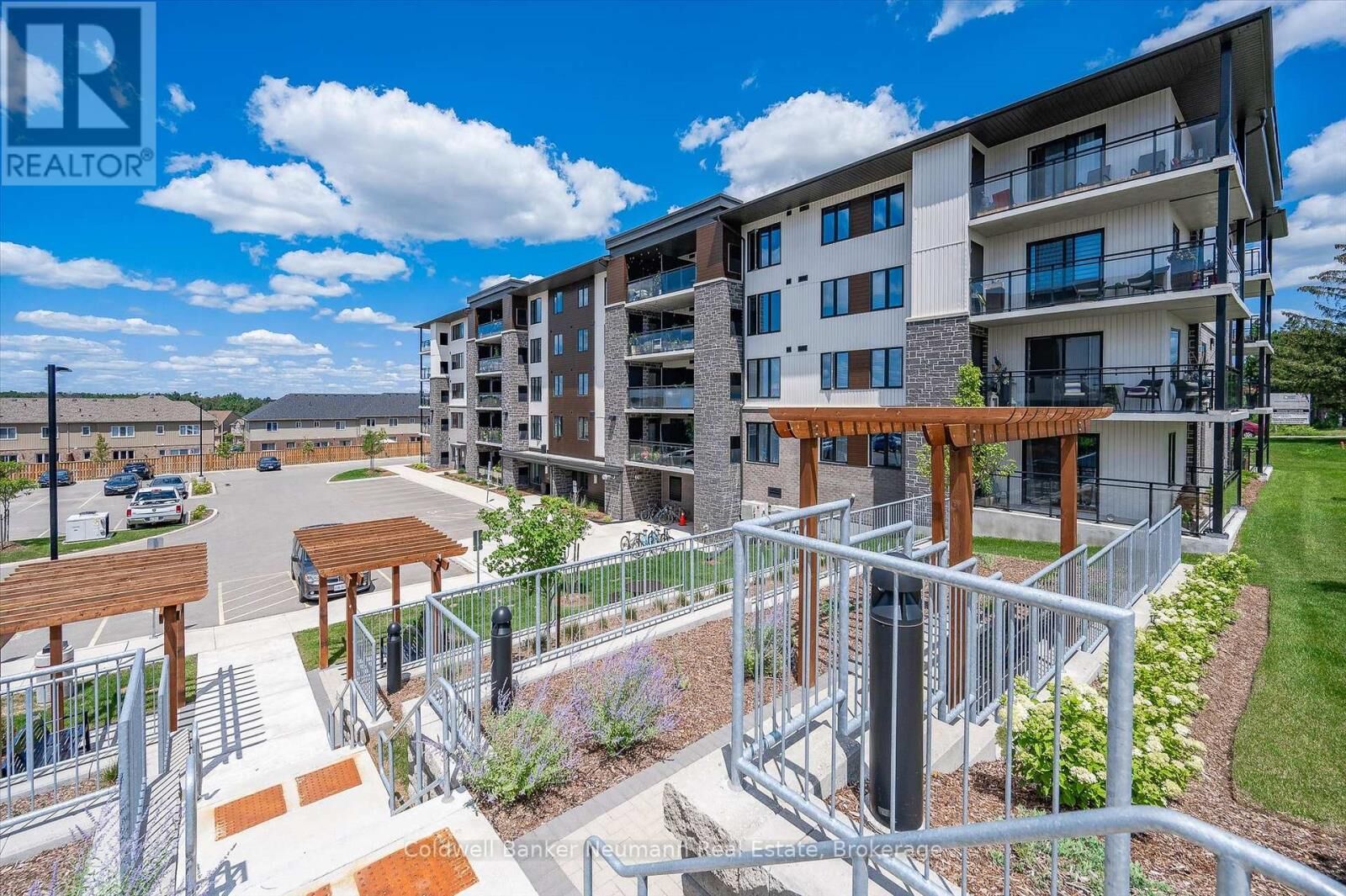 Property Photo: 104 Summit Ridge Drive 102 ON N1E 0R5