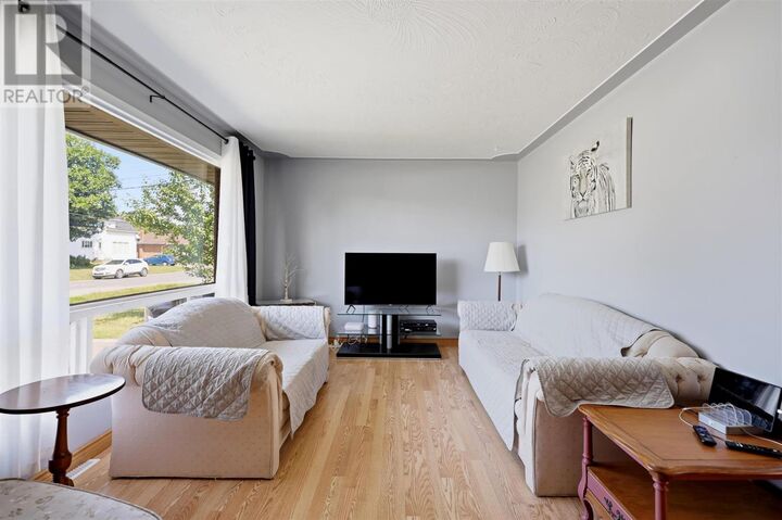 Property Photo:  371 Doncaster Rd  ON P6C 2V1 