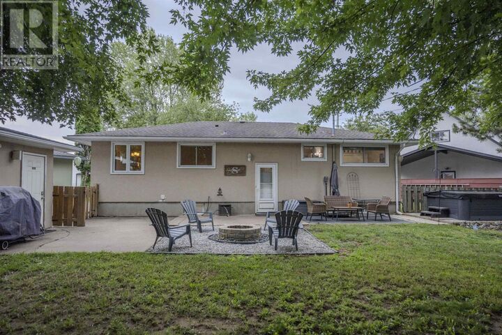 Property Photo:  600 Ashdale Pl  ON P7E 3M6 