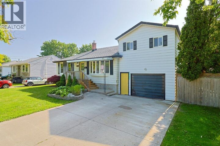 898 Grandview Avenue — photo 1