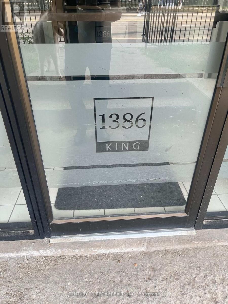 Property Photo: 1384 King Street West ON M6K 1H5
