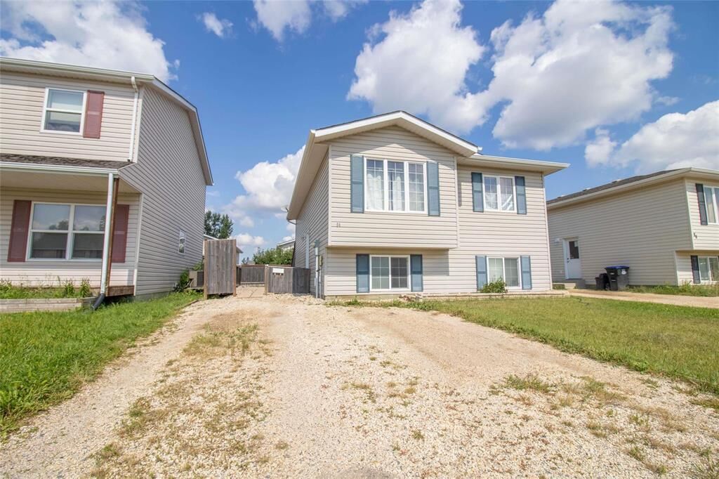 Property Photo: 64 Whitby Crescent MB R5G 0B4