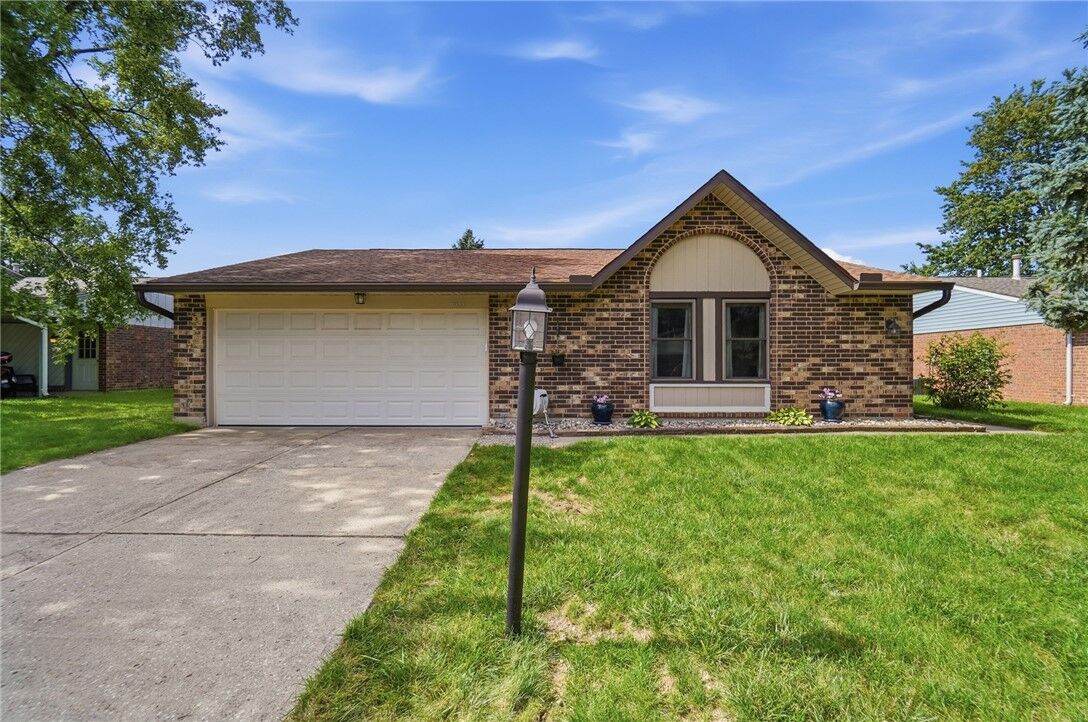 Property Photo:  8353 Schoolgate Drive  OH 45424 