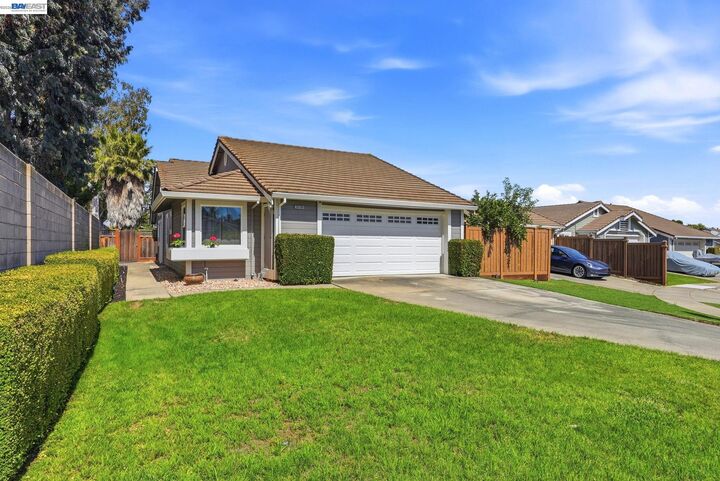 Property Photo:  38109 Iris Court  CA 94560 