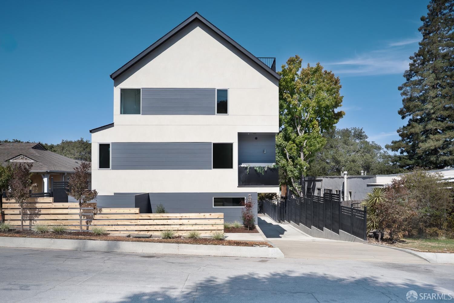 Property Photo:  555 Prospect Street  CA 94070 
