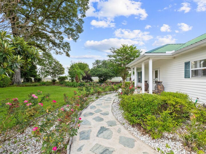 Property Photo:  5676 W State Highway 2  FL 32433 