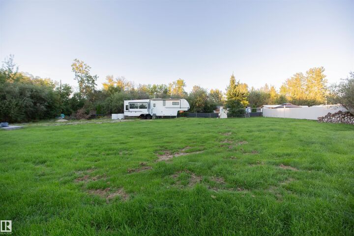 Property Photo:  4325 Lakeshore Road 26  AB T0E 2K0 
