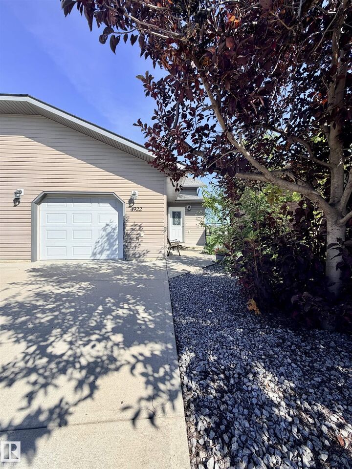 Property Photo:  4922 46 Avenue  AB T0A 3A4 