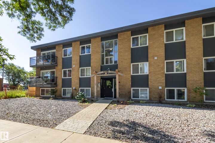 Property Photo:  10015 83 Avenue NW 5  AB T6E 2C3 