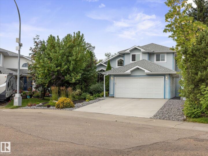 Photo de la propriété: 9008 190 Street NW AB T5T 5W1