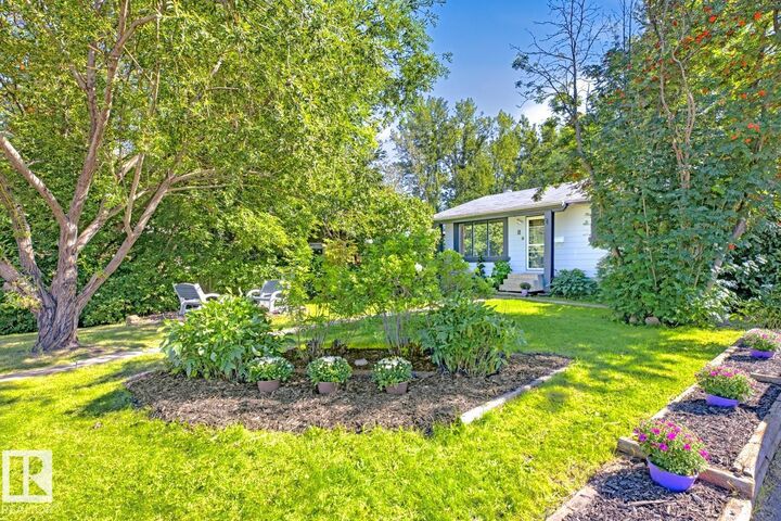Property Photo:  6 Lundy Park Road  AB T7Z 1G6 