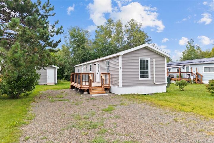 83 Leafwood Crescent — photo 1