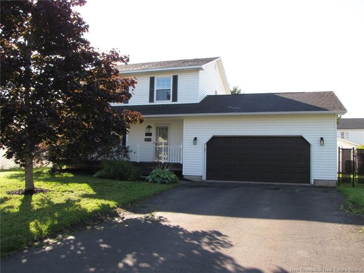 44 Greenhaven Drive — photo 1