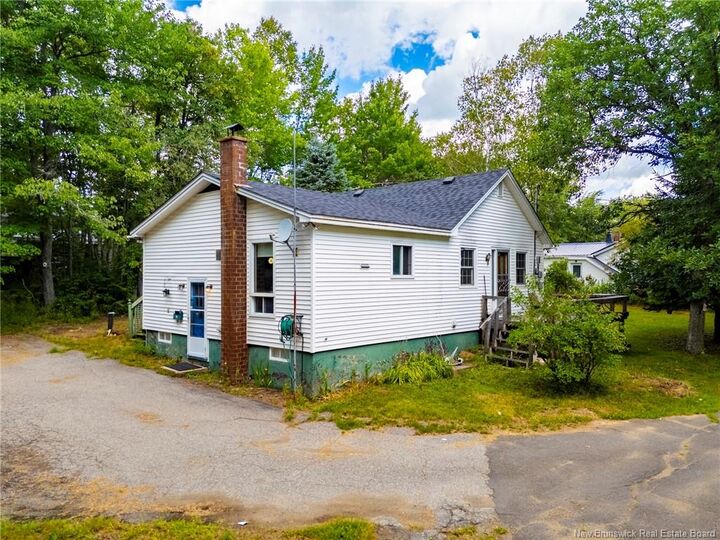 Property Photo:  82 Chestnut Drive  NB E4B 3L5 