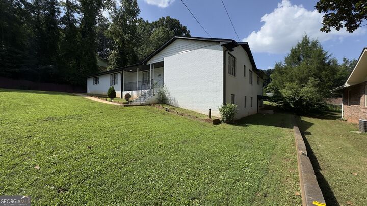 Property Photo: 1050 Forest Heights Road GA 30083