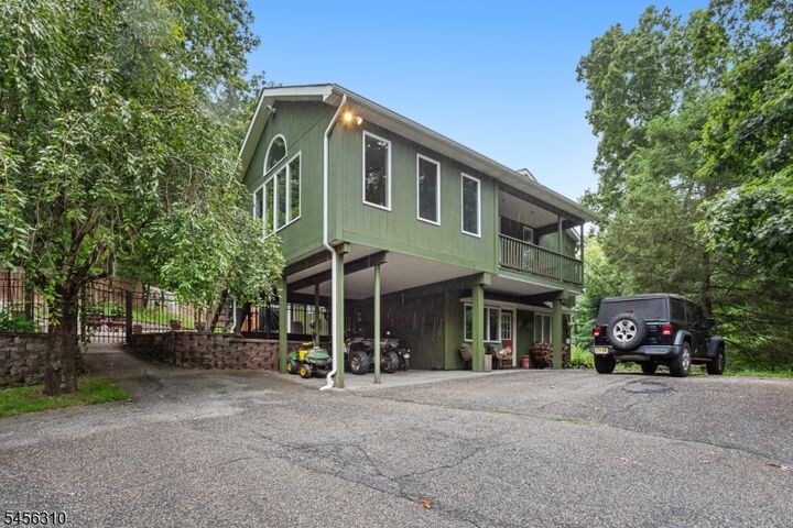 Property Photo:  10 Up A Way Dr  NJ 07461 