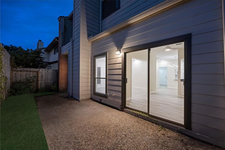 Property Photo:  2668 Bering Drive 2668  TX 77057 