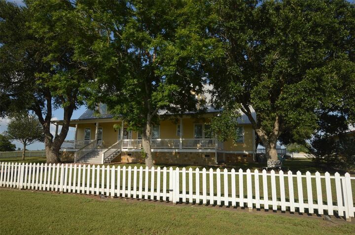 Property Photo:  601 All Jersey Road  TX 77833 