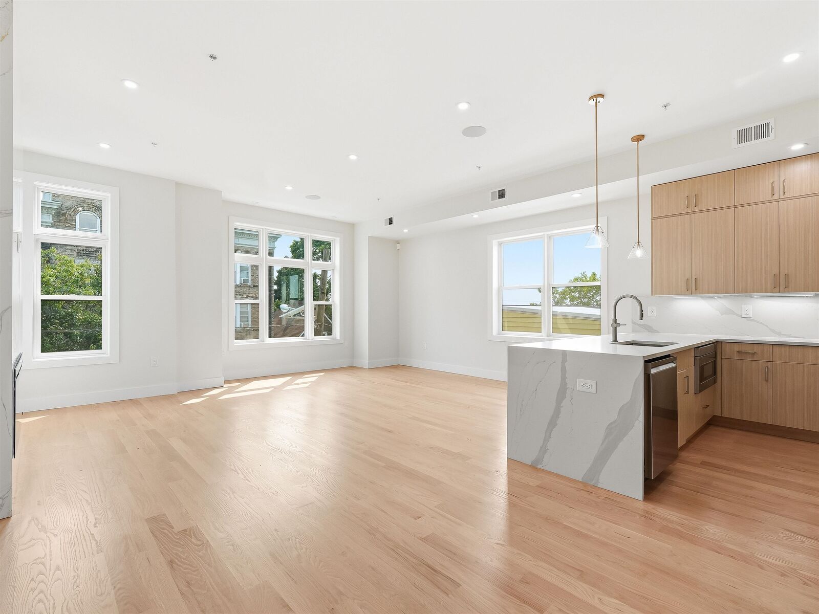 Property Photo: 152 Bleecker St 3 NJ 07307