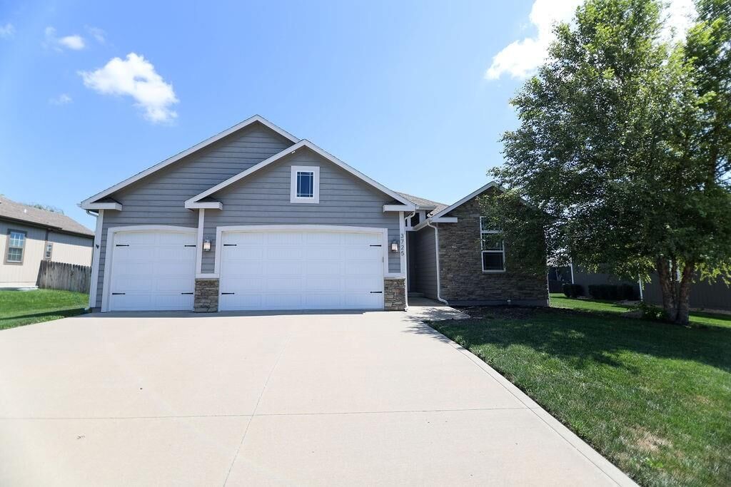 Property Photo: 3725 N 154th Street KS 66007
