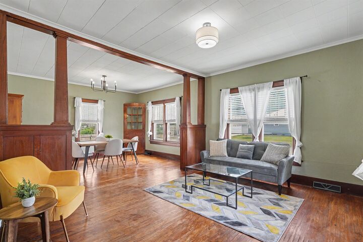 Property Photo:  703 W Charles Street  IA 50662 