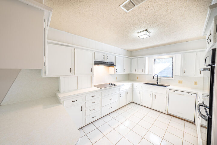 Property Photo:  4424 76th Street  TX 79424 