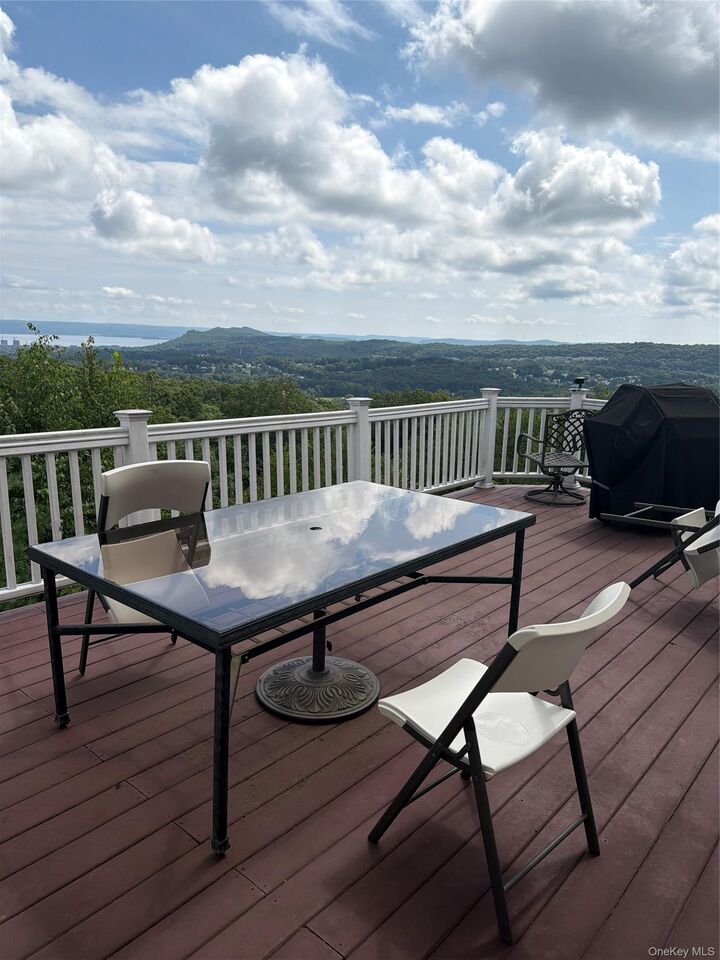 Property Photo:  107 Overlook Road  NY 10970 