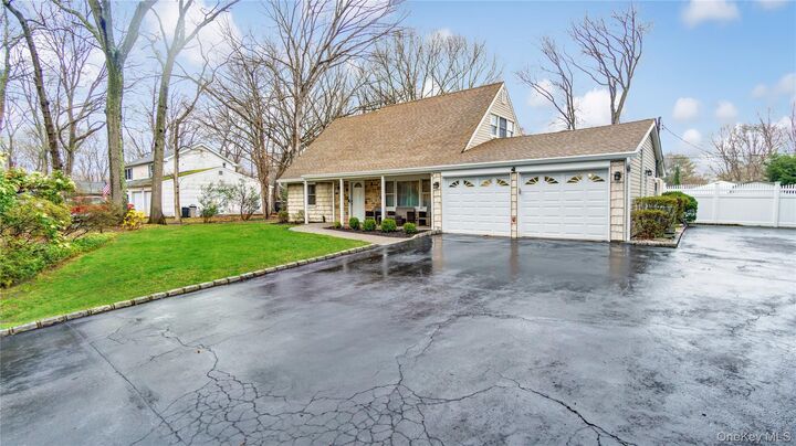 Property Photo:  33 Spencer Lane  NY 11790 