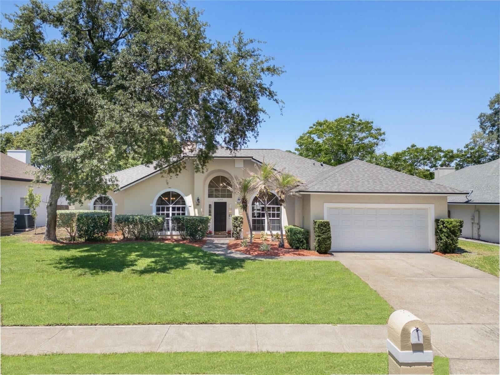 Property Photo: 1045 Abbotsford Court FL 32765