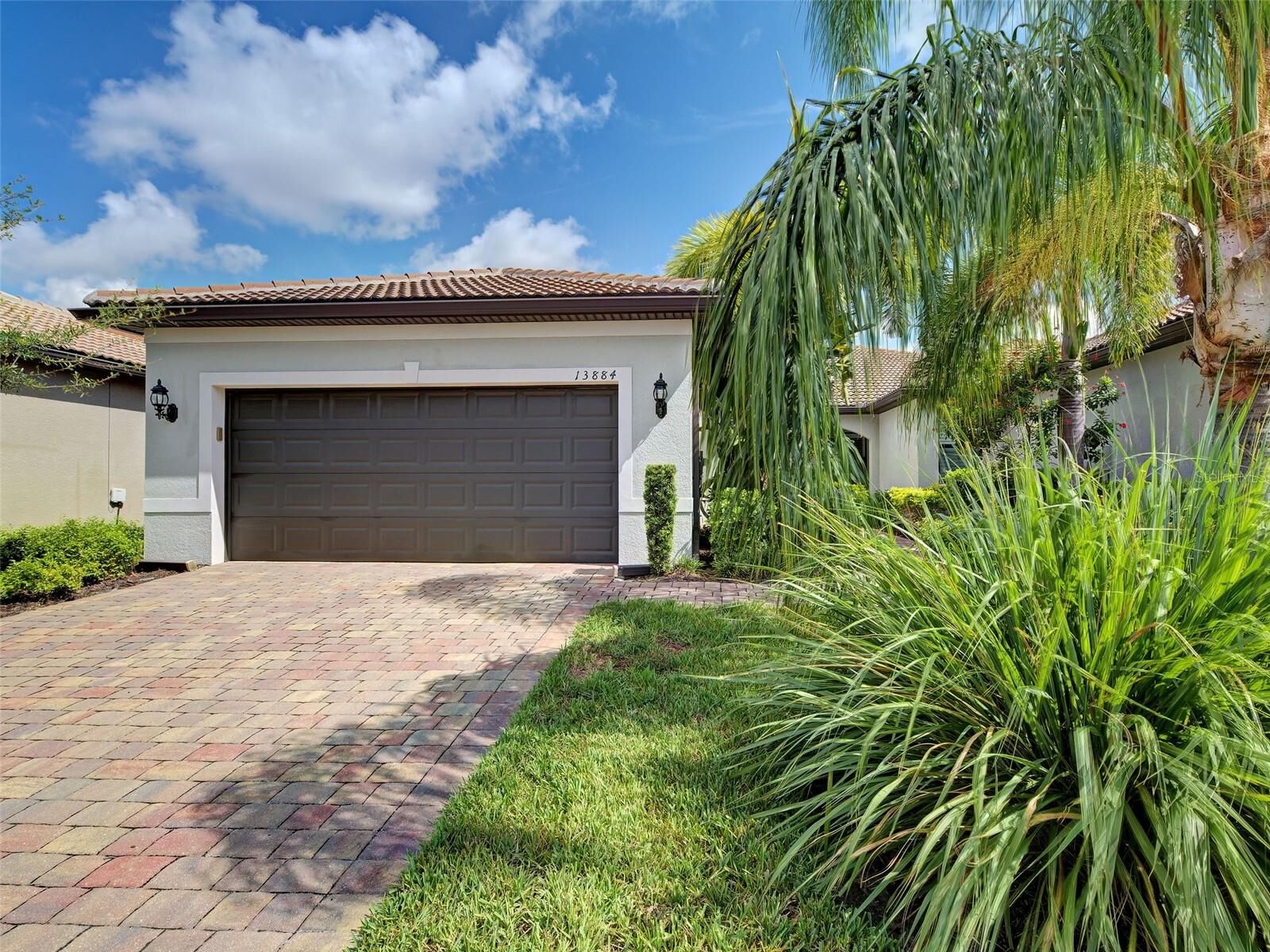 Property Photo: 13884 Vadini Street FL 34293
