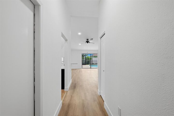 Property Photo:  1307 Flaxwood Avenue  FL 33511 