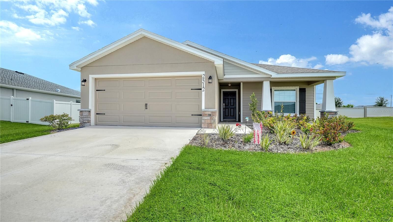 Property Photo:  2512 58th Circle E  FL 34221 